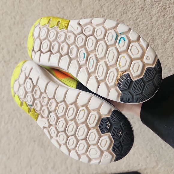 Kids Nikes - Picture 2 of 3